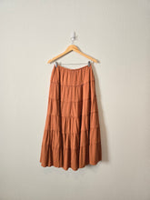 Load image into Gallery viewer, Flowy Tiered Maxi Skirt (M)
