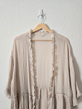 Load image into Gallery viewer, Easel Oversized Ruffle Kimono (S)
