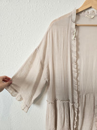 Easel Oversized Ruffle Kimono (S)