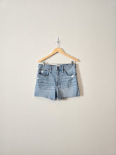 Load image into Gallery viewer, Madewell High Rise Denim Shorts (30)
