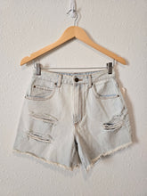 Load image into Gallery viewer, NEW Billabong Light Wash Shorts (27)
