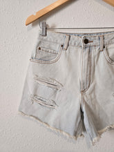 Load image into Gallery viewer, NEW Billabong Light Wash Shorts (27)
