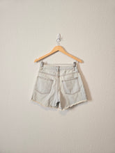 Load image into Gallery viewer, NEW Billabong Light Wash Shorts (27)
