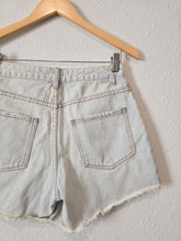 Load image into Gallery viewer, NEW Billabong Light Wash Shorts (27)
