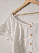 Load image into Gallery viewer, White Eyelet Crop Top (L)
