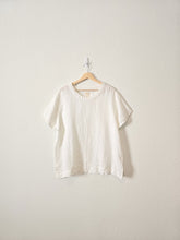 Load image into Gallery viewer, Petalura 100% Linen Tee (1X)
