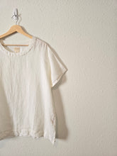 Load image into Gallery viewer, Petalura 100% Linen Tee (1X)
