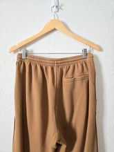 Load image into Gallery viewer, Aerie Brown Relaxed Joggers (M)
