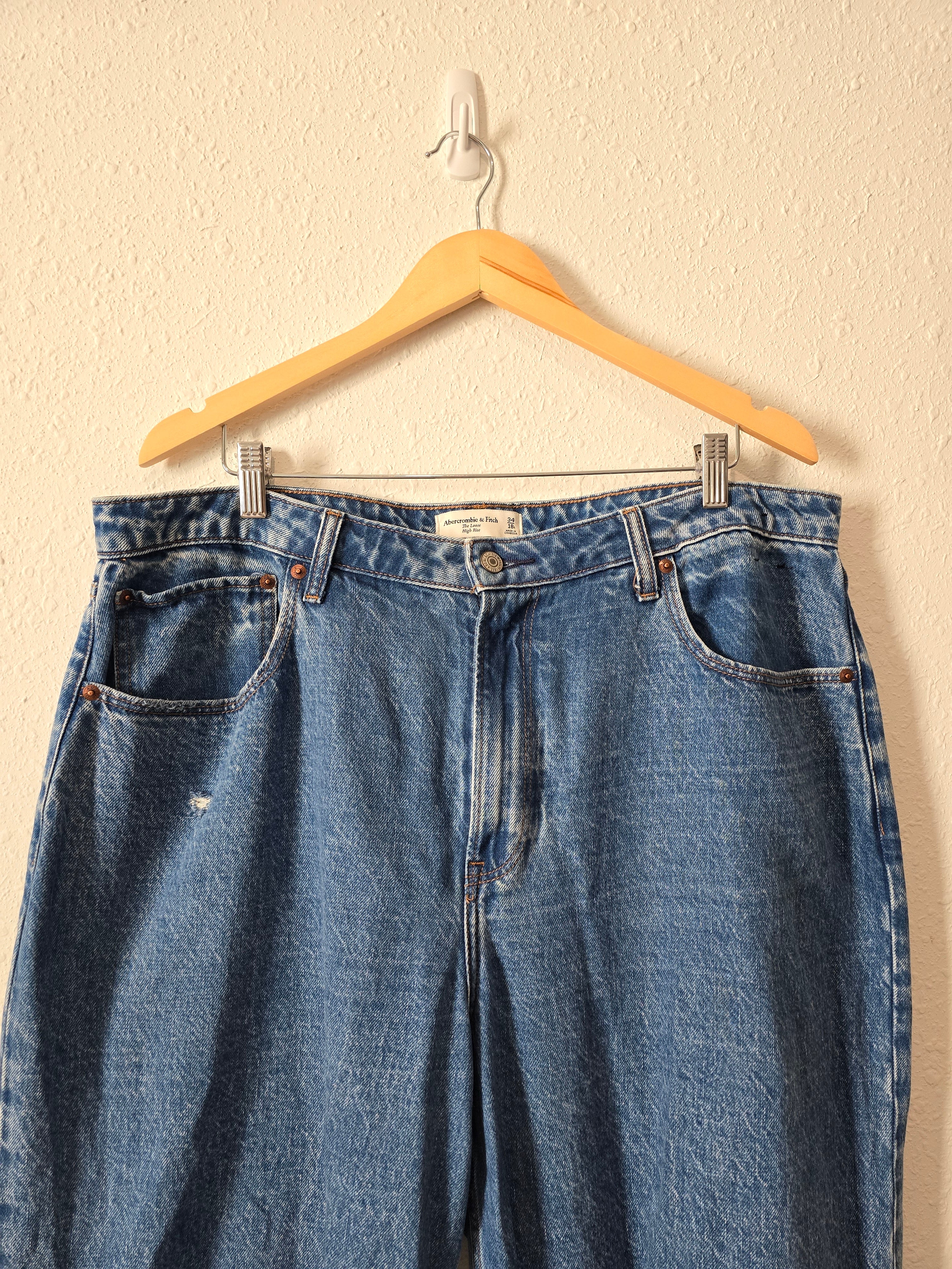 Abercrombie High Rise Loose Jeans (34/18)