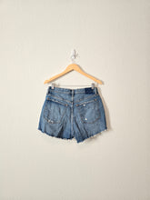 Load image into Gallery viewer, NEW Abercrombie High Rise Mom Shorts (30/10)
