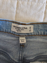 Abercrombie High Rise Mom Shorts (26/2)