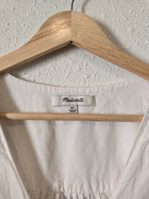 Load image into Gallery viewer, Madewell White Linen Blend Top (XS)
