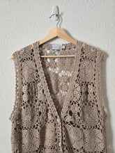 Load image into Gallery viewer, Vintage Floral Crochet Knit Top (XL)
