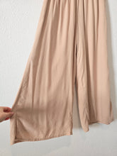 Load image into Gallery viewer, Smocked Wide Leg Pants (S/M)
