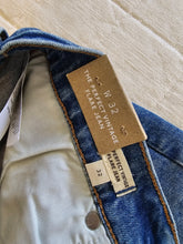 Load image into Gallery viewer, NEW Madewell Perfect Vintage Flare Jeans (32)
