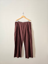 Load image into Gallery viewer, Abercrombie Brown Wide Leg Linen Pants (XL)
