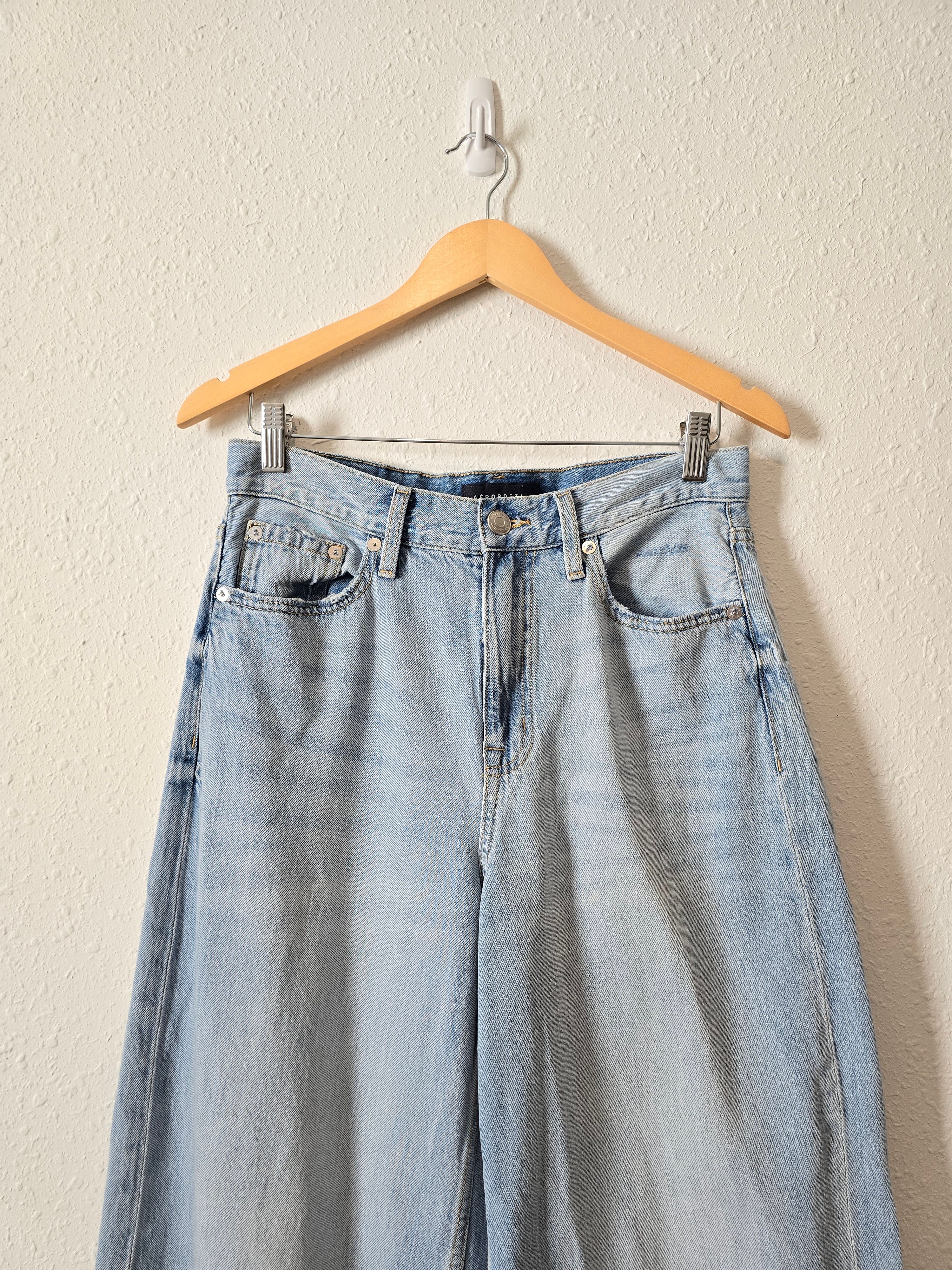 Light Wash Wide Leg Jeans (8)