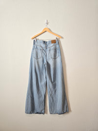 Light Wash Wide Leg Jeans (8)