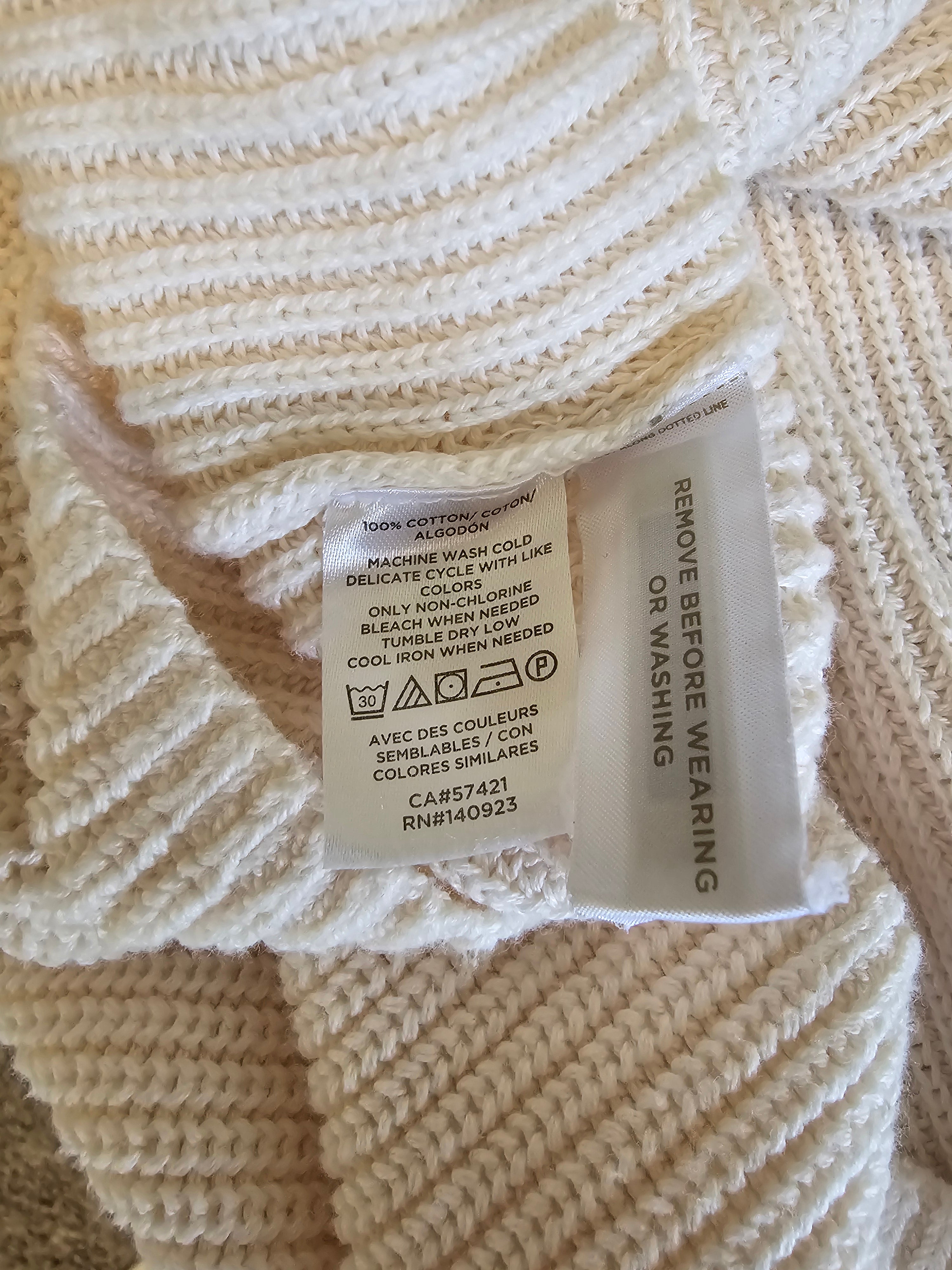 Cream Ribbed Knit Sweater (XL)