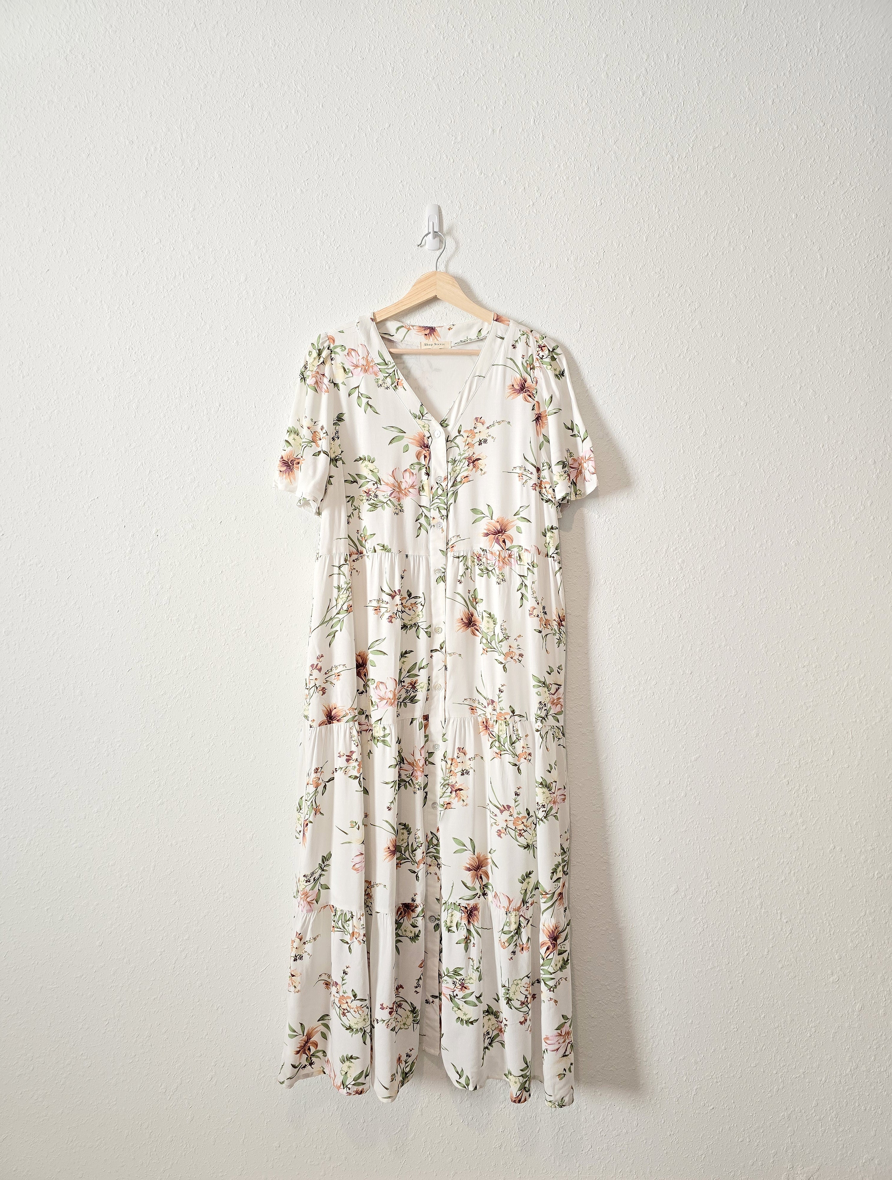 Shop Stevie Floral Maxi Dress (L)