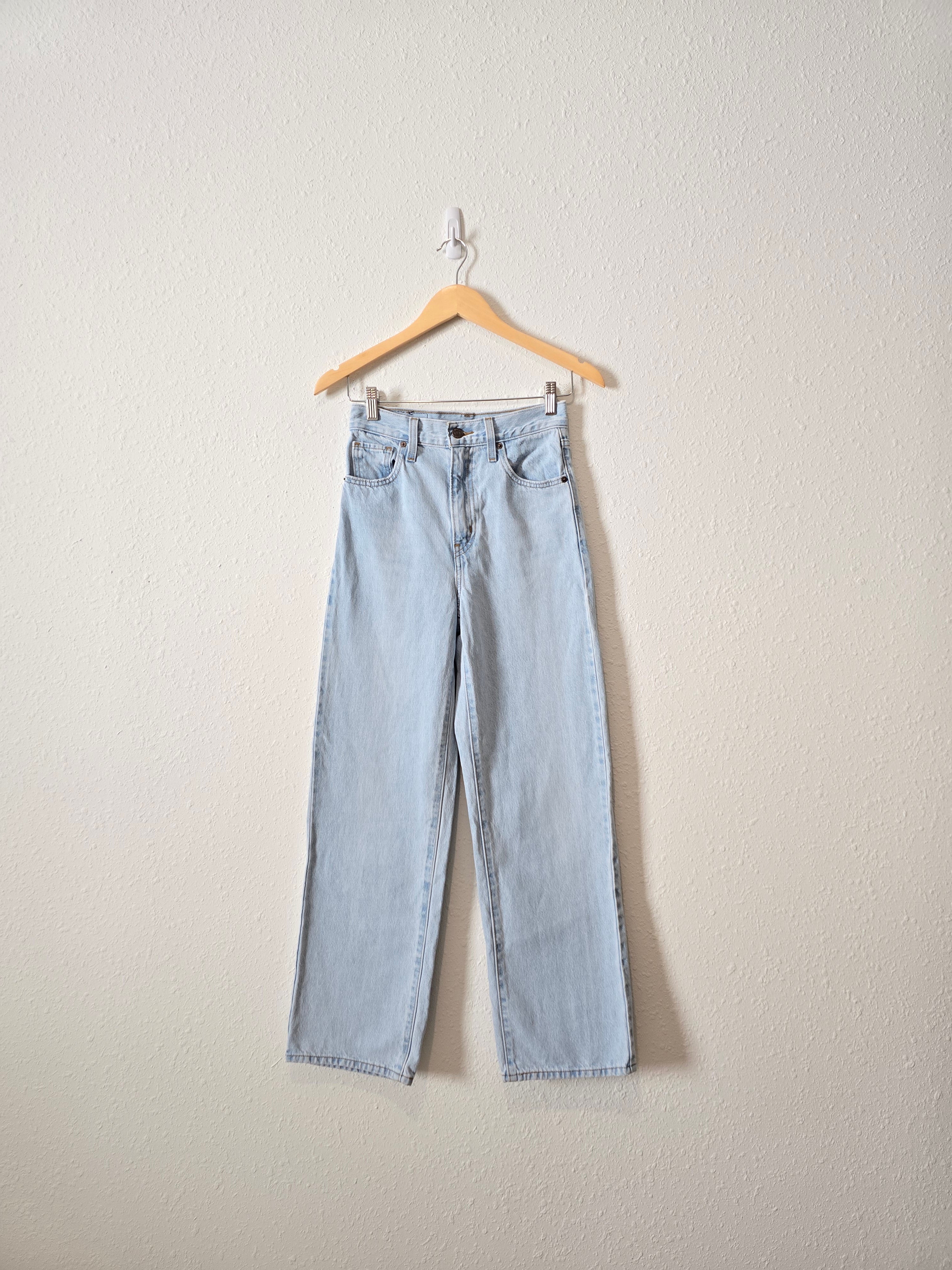 Levi's High Waisted Straight Jeans (24)