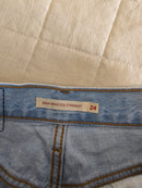 Levi's High Waisted Straight Jeans (24)