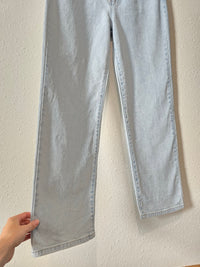 Light Wash Relaxed Straight Jeans (29)