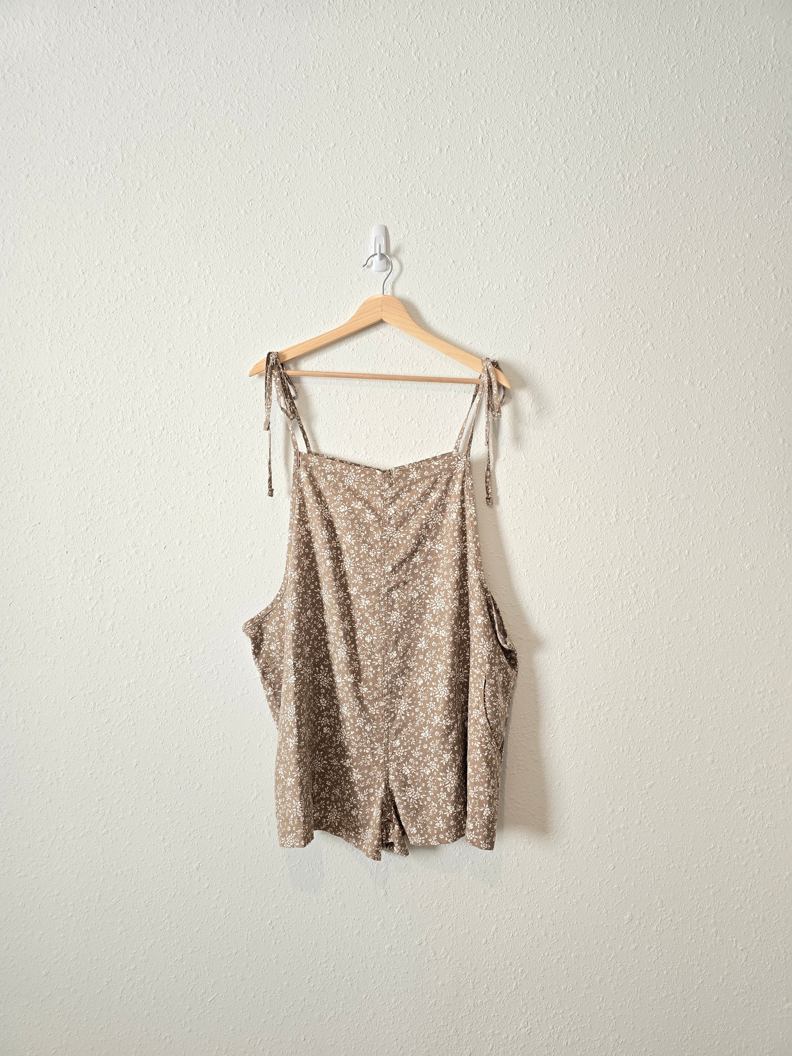 NEW Brown Floral Romper (1X)