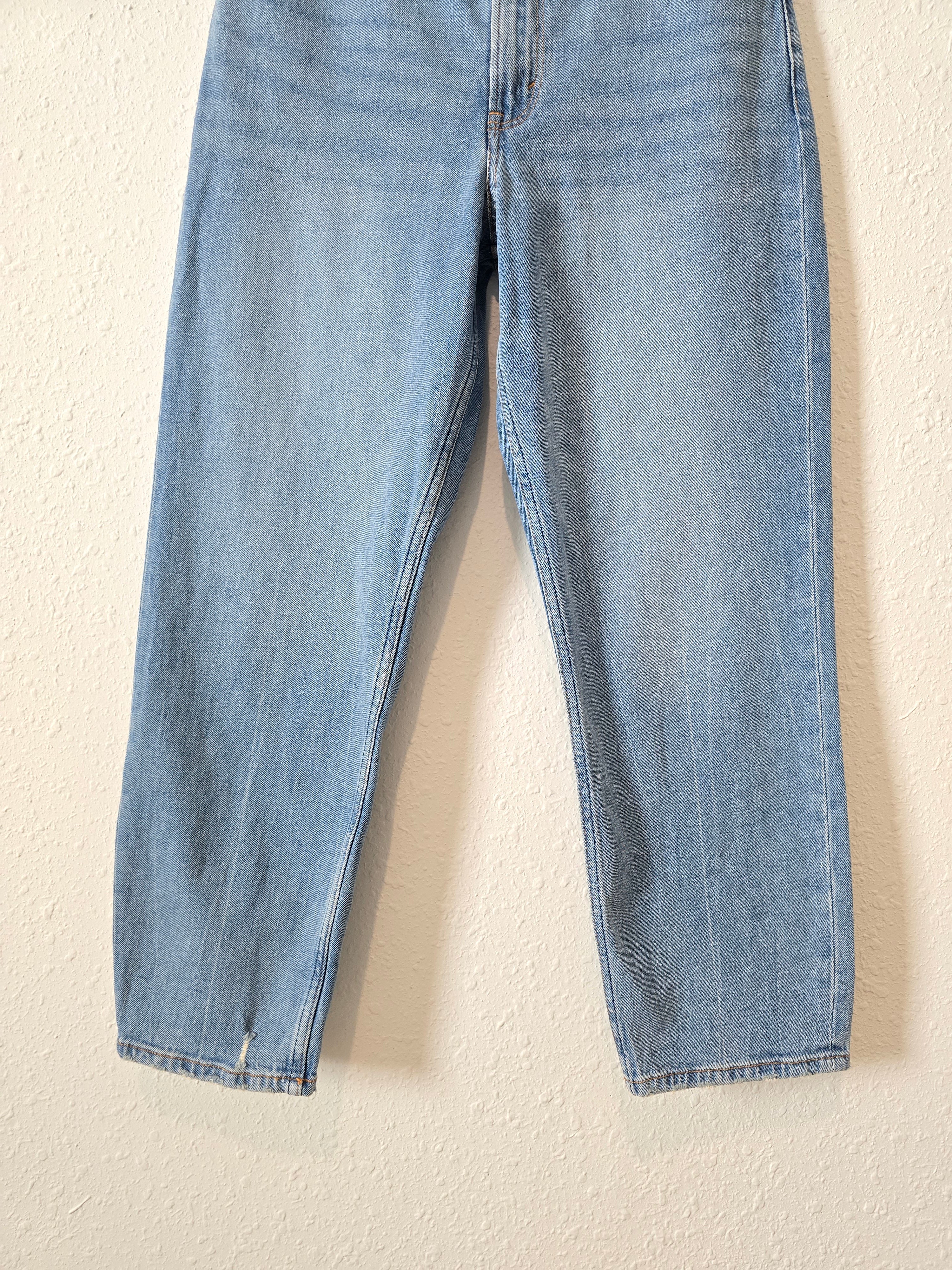 Abercrombie High Rise Mom Jeans (27/4 short)