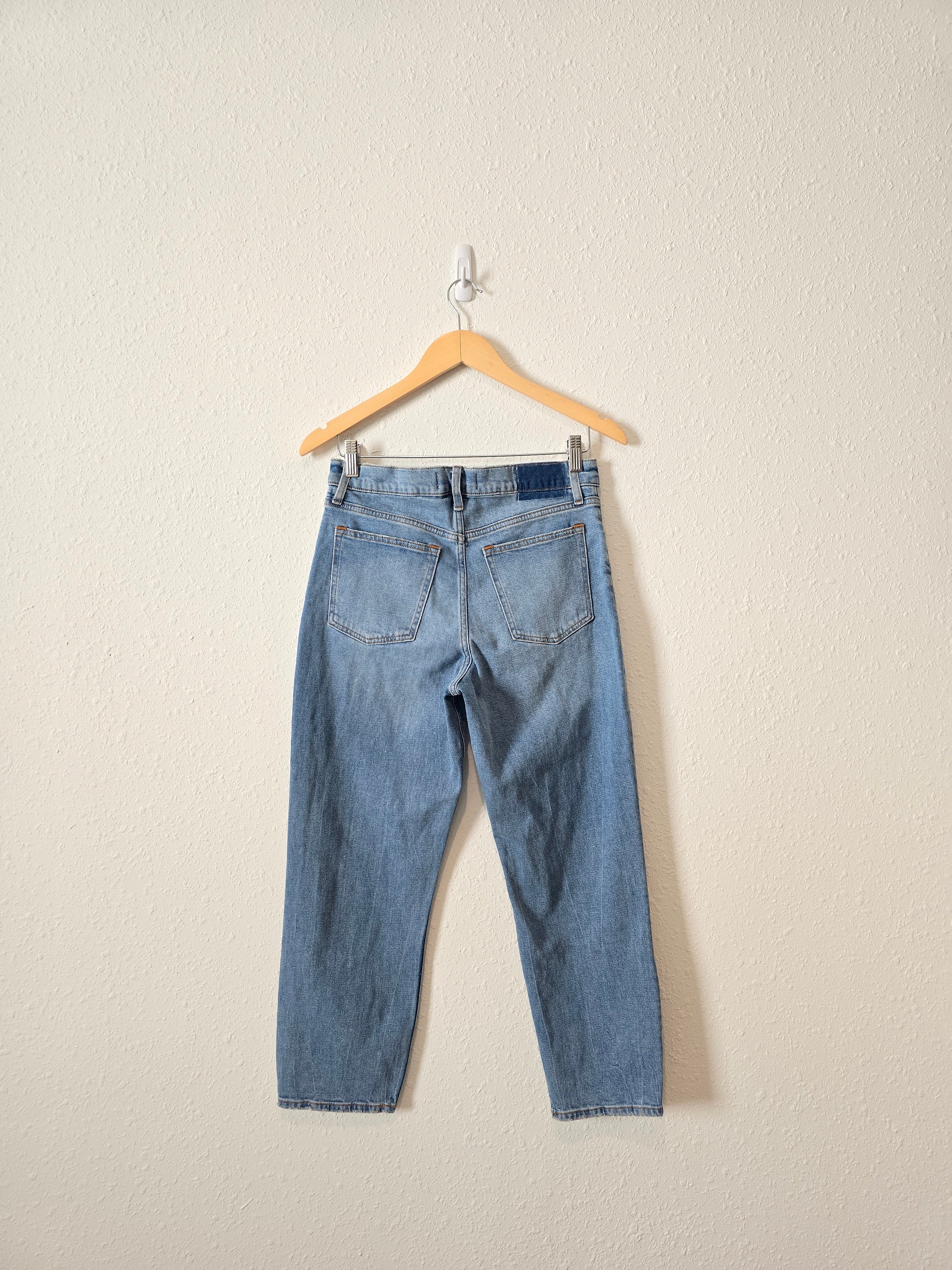 Abercrombie High Rise Mom Jeans (27/4 short)