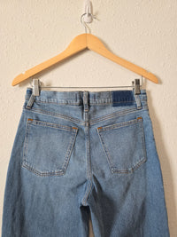 Abercrombie High Rise Mom Jeans (27/4 short)