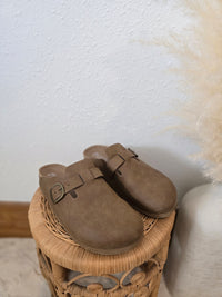 Brown Slip On Clogs (9)