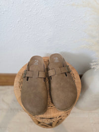 Brown Slip On Clogs (9)