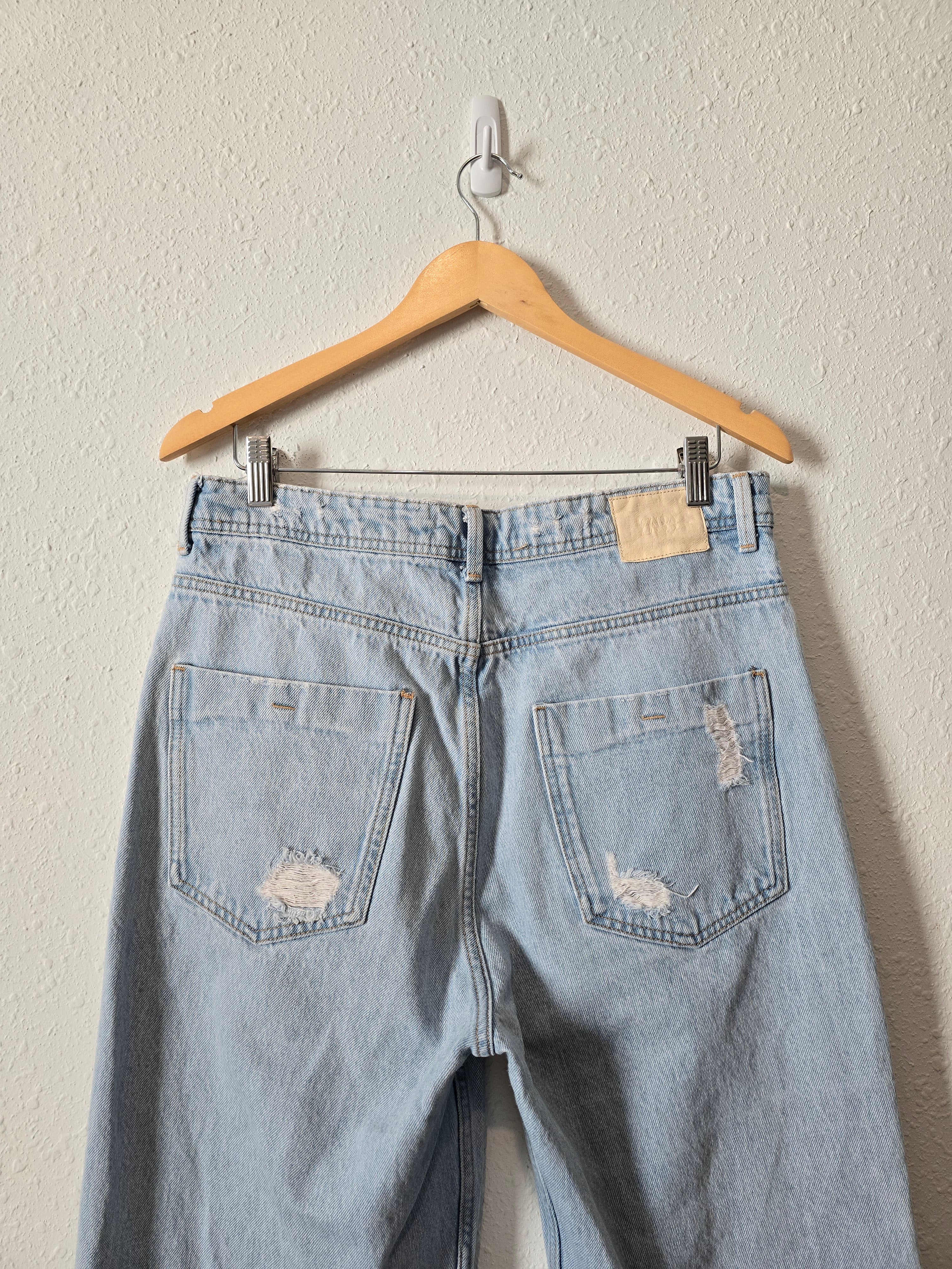 Zara Light Wash Relaxed Jeans (10)