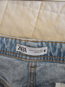 Zara Light Wash Relaxed Jeans (10)