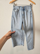 Load image into Gallery viewer, Madewell Perfect Vintage Jeans (24)
