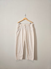 Load image into Gallery viewer, Anthropologie Cream Corduroy Pants (32)
