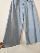 NEW Light Wash Wide Leg Jeans (27)