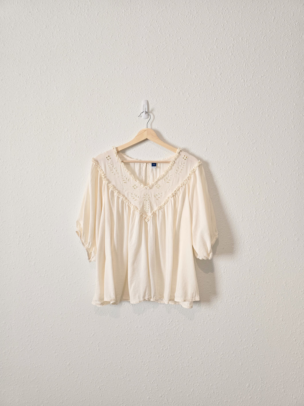 Cream Floral Eyelet Blouse (2X)