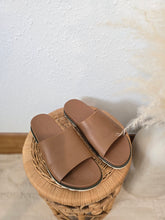 Load image into Gallery viewer, Sorel Brown Leather Slide Sandals (8)
