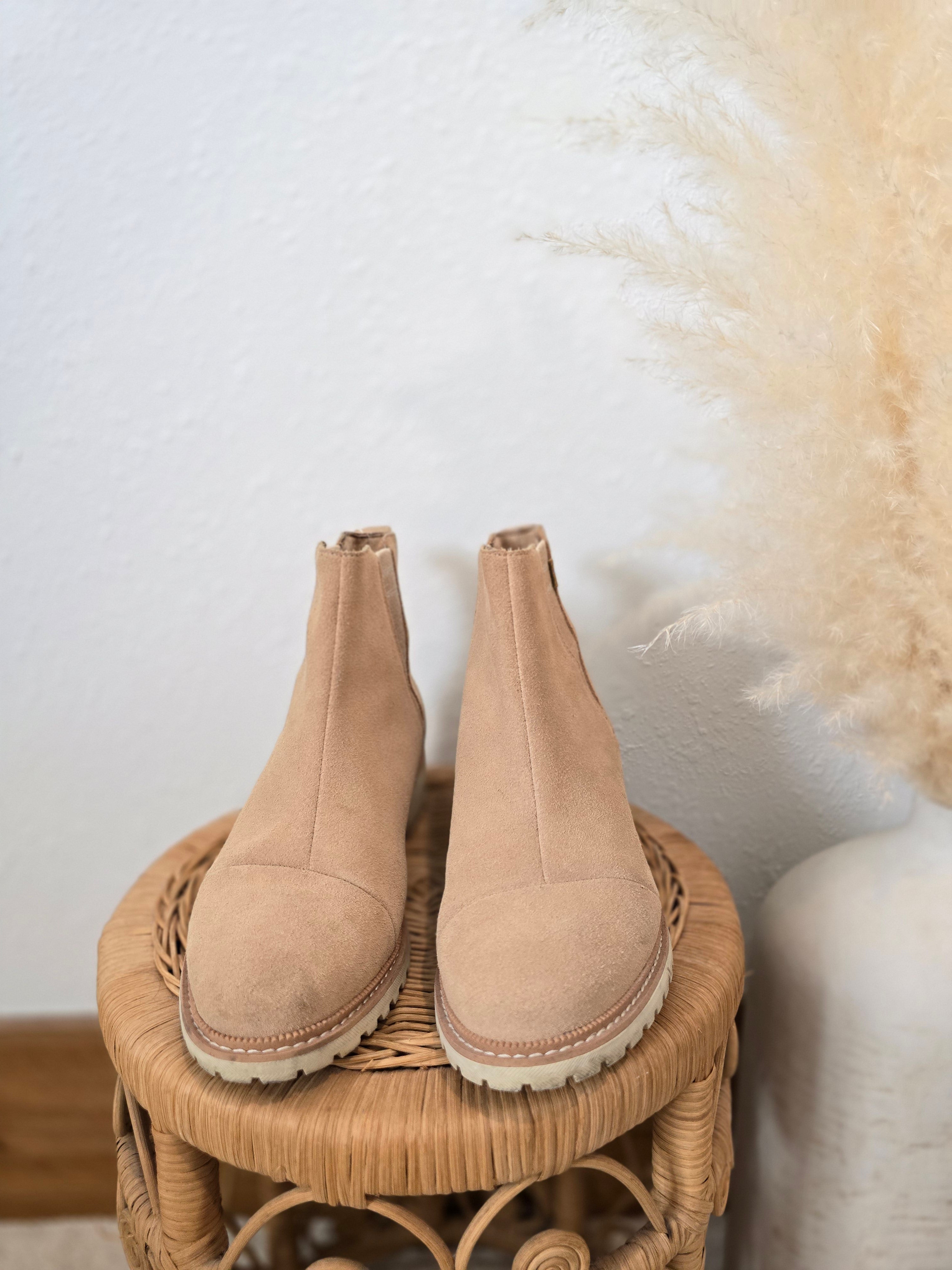 Toms Suede Ankle Boots (8.5)