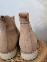 Load image into Gallery viewer, Toms Suede Ankle Boots (8.5)
