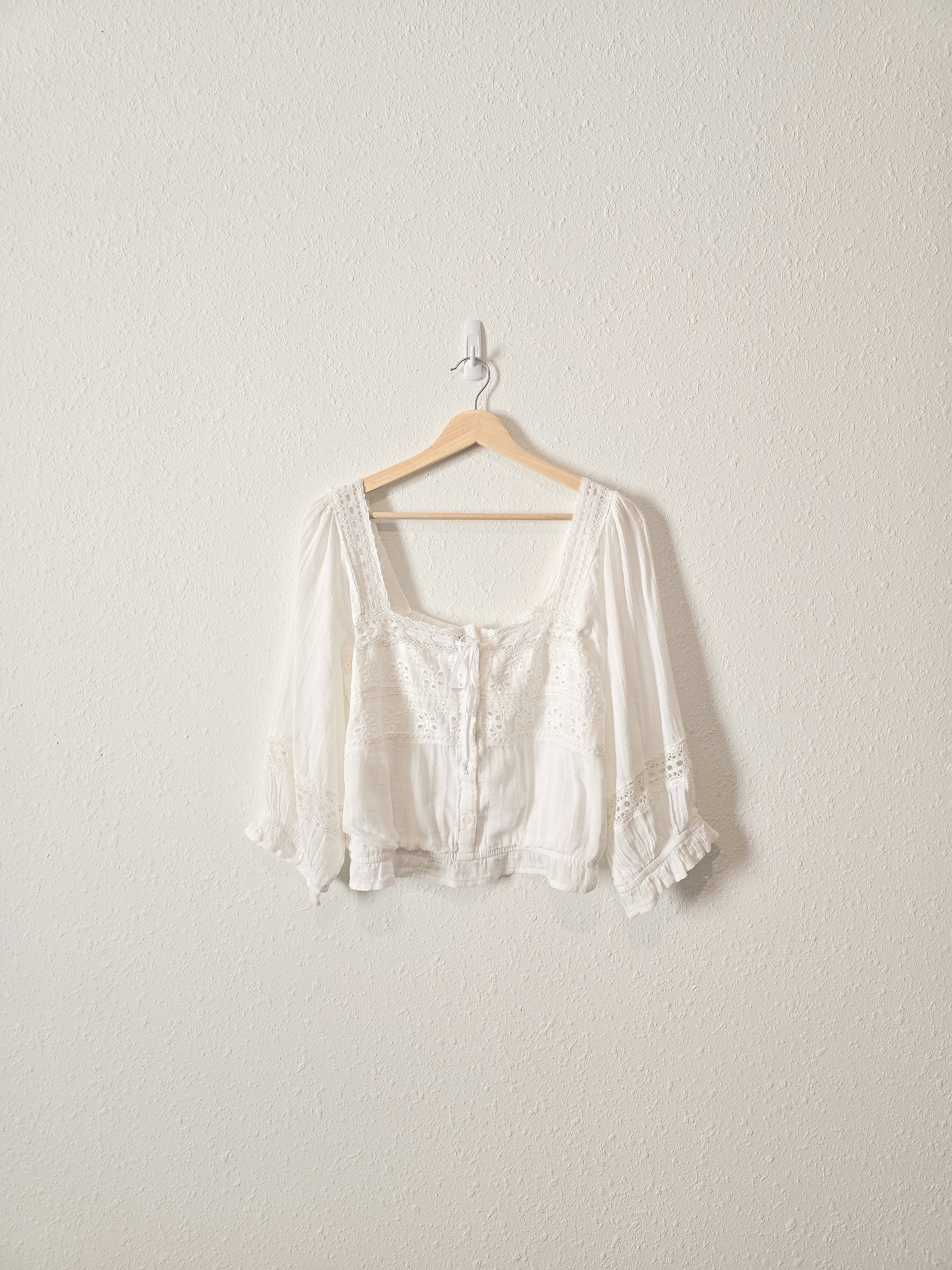 NEW White Floral Eyelet Top (L)