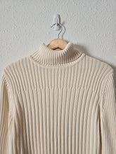 Load image into Gallery viewer, Vintage Ribbed Turtleneck Sweater (M)
