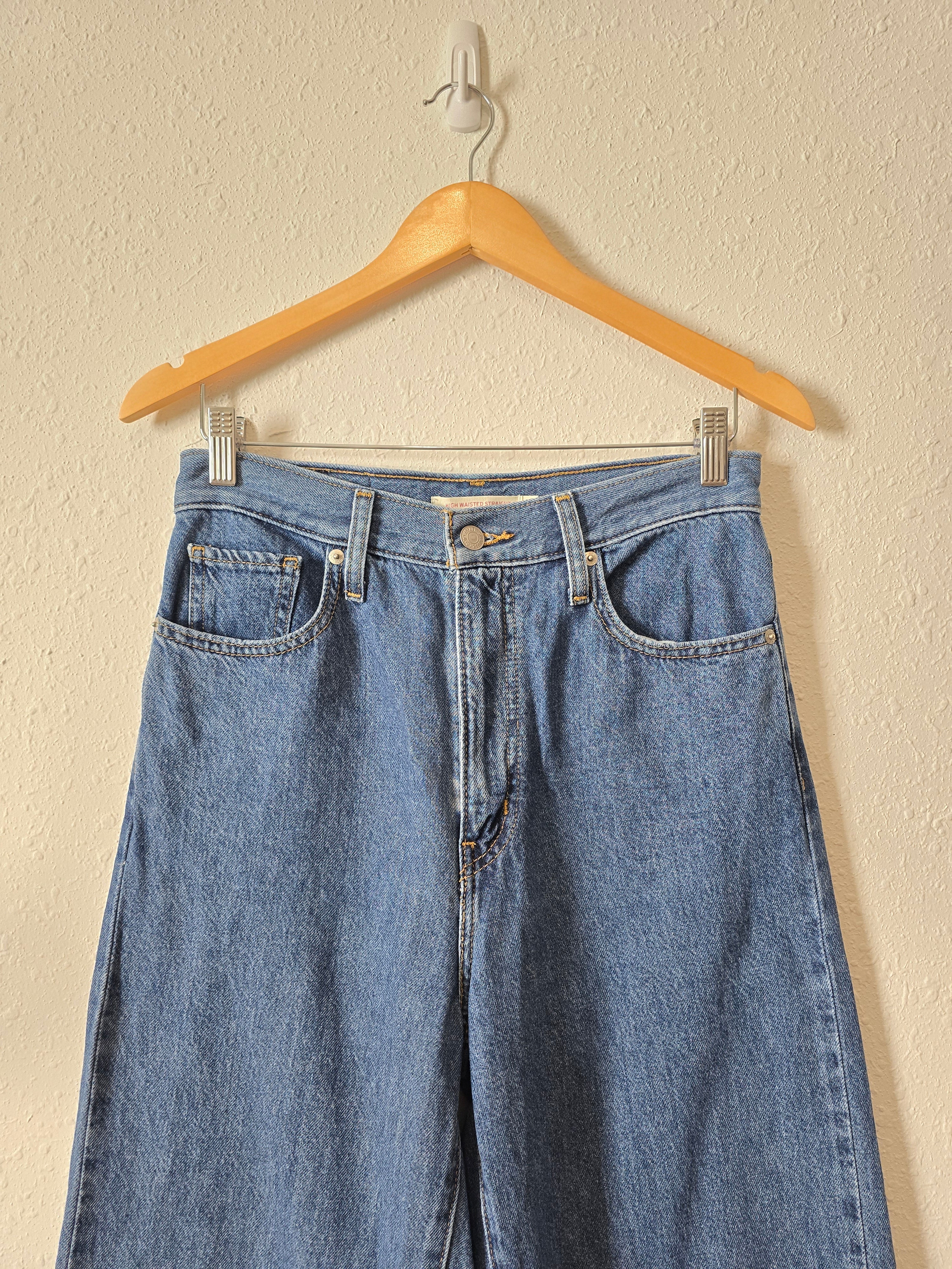 Levi's High Waisted Straight Jeans (27)