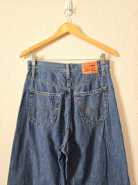 Levi's High Waisted Straight Jeans (27)