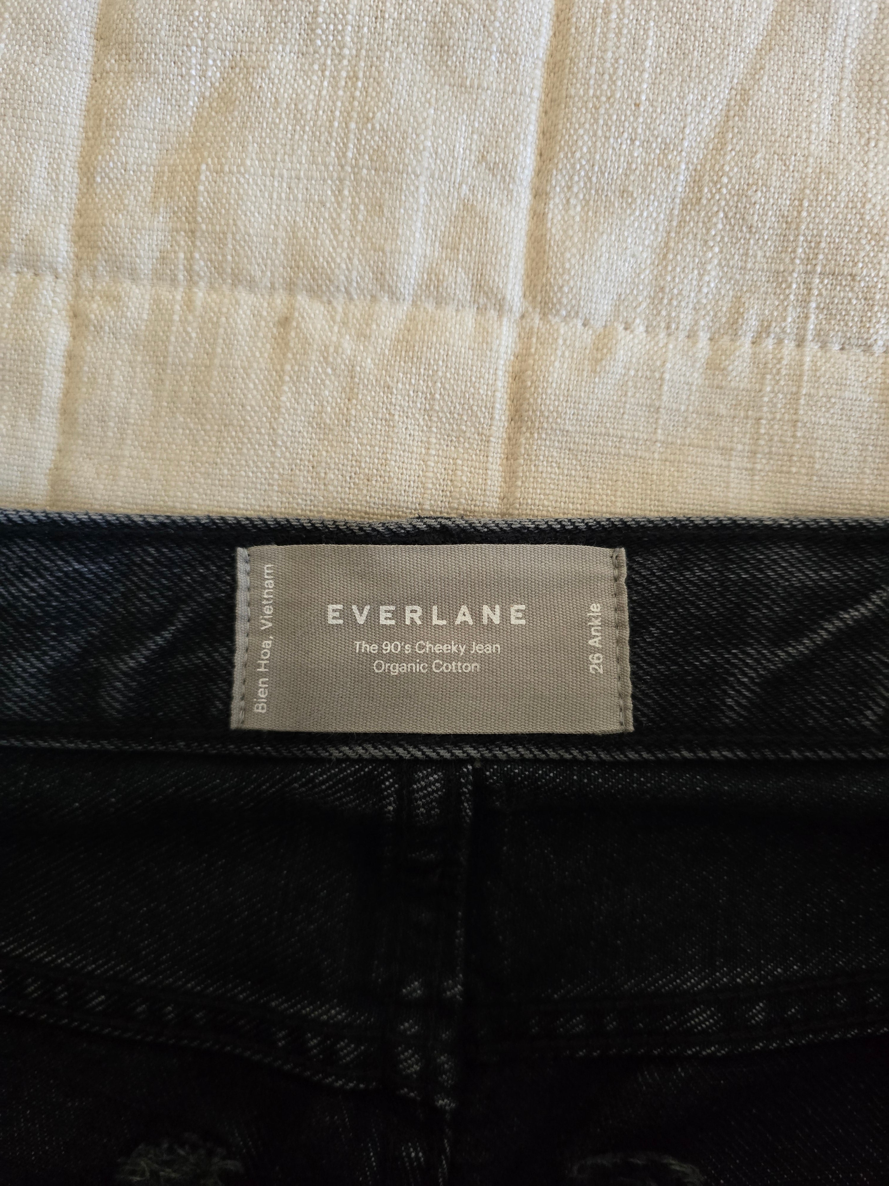 Everlane 90s Cheeky Jeans (26)