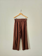 Load image into Gallery viewer, Urban Outfitters Brown Relaxed Pants (L)
