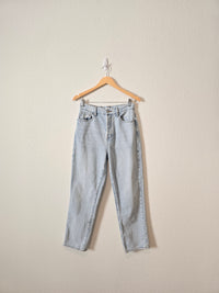 Light Wash Straight Jeans (27)