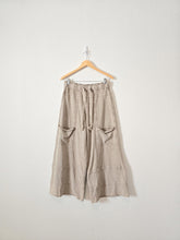 Load image into Gallery viewer, Easel Wide Leg Pants (M)
